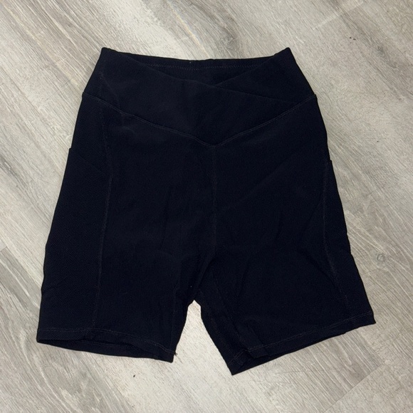 Women's Amazon Black High-Waisted Shorts - Picture 1 of 5